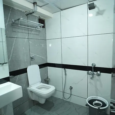 Rinza Residency Hotel 5*