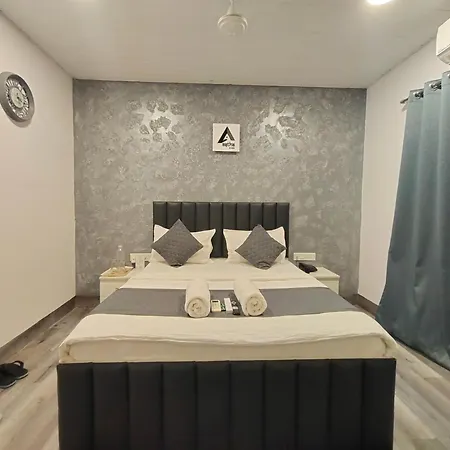Astha Kandivali Service 3* Mumbai