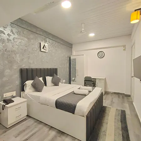 Astha Kandivali Service 3* Mumbai