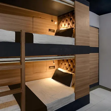 Hotel O We 3*