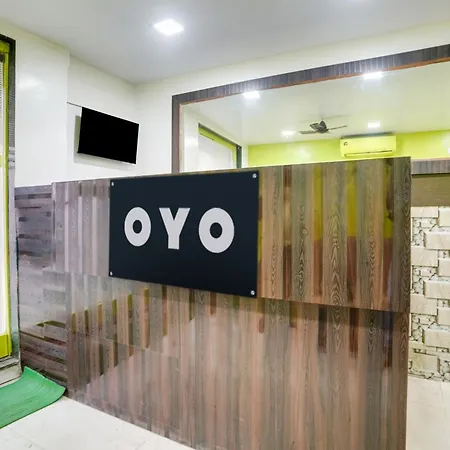 O Om Sai Palace Hotel 3*