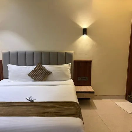 Guest house Golden Crown *