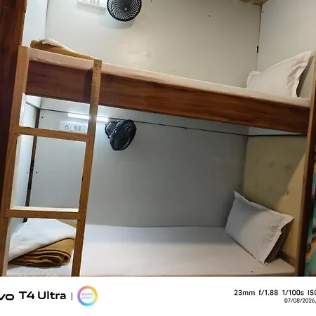 Hotel Eldoria Palace - Near Us Consulate & Bkc