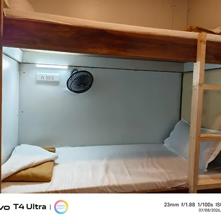 Eldoria Palace - Near Us Consulate & Bkc Hotel