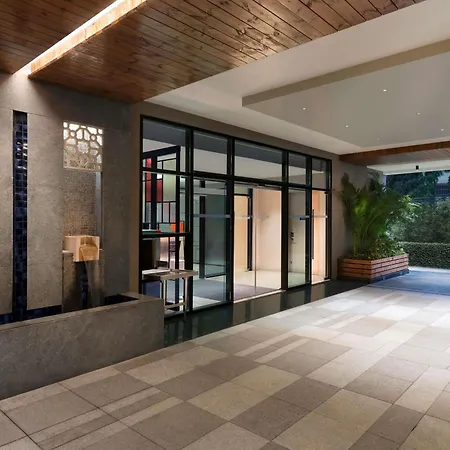 Ibis Bkc 4*