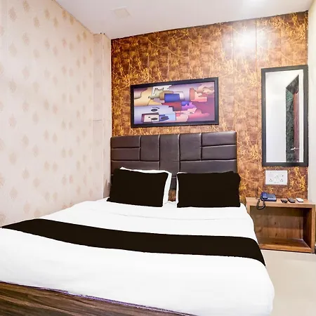 Hotel O Aksa Mumbai
