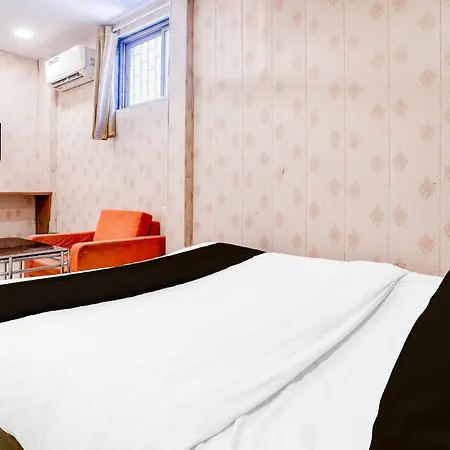 Hotel O Aksa 3*