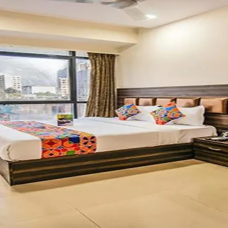 Hotel Retreats At Precious Pearl - Near International Airport ! Mumbai