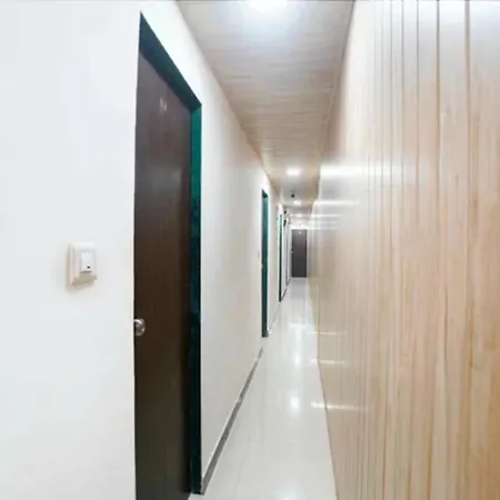 Hotel Via Palace 3*