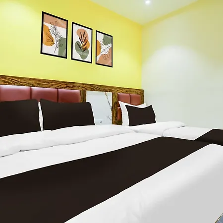 Hotel O Rishi Palace 3*