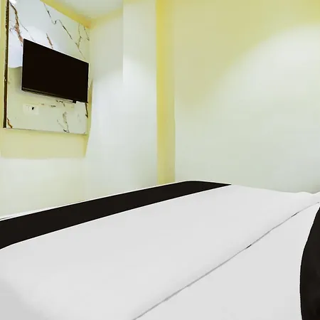 Hotel O Rishi Palace 3*