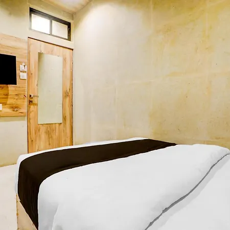 O Royal Bkc Hotel 3*