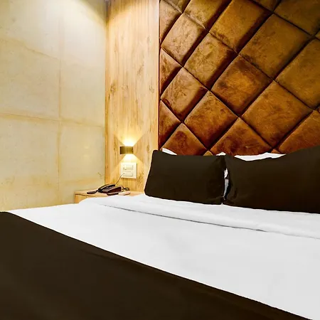 O Royal Bkc Hotel