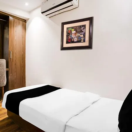 O Andheri Near Western Express Highway 3*