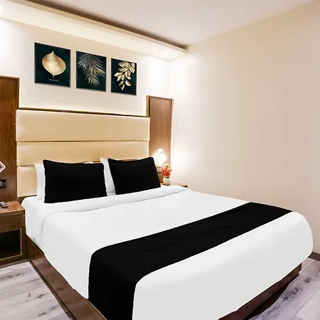 Hotel O Andheri Near Western Express Highway