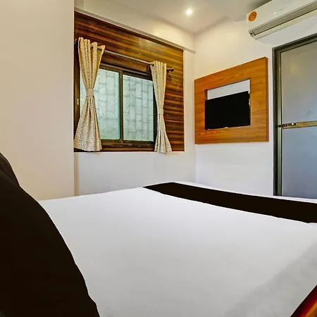 Hotel O Golden 3*