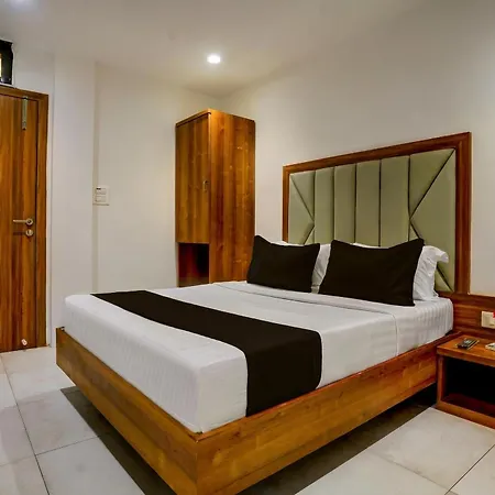 Super Collection O Sakinaka Airport T2 Hotel