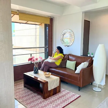 Marita 701 Bandra Beauty 2 Bed 2 Bath Sea View Parking Apartment *