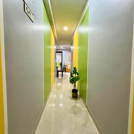 Apartment Modern 2 Bedroom Bandra Trendy Location *