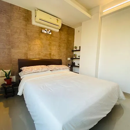 Marita 701 Bandra Beauty 2 Bed 2 Bath Sea View Parking Apartment