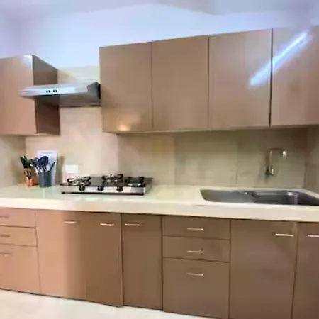 Connekthomes - 5 Star 3bed3bath Luxury Pool, Gym Near Airport Bkc * Mumbai