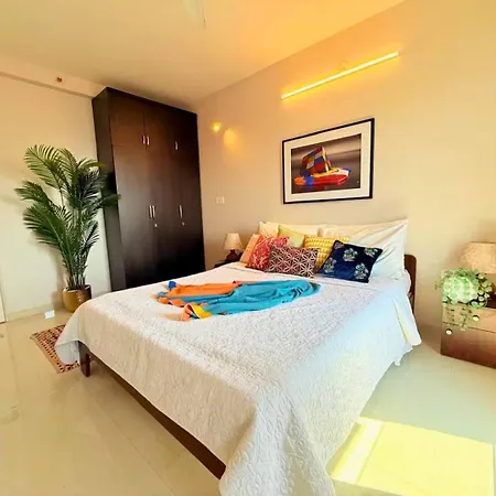 Apartment Connekthomes - 5 Star 3bed3bath Luxury Pool, Gym Near Airport Bkc