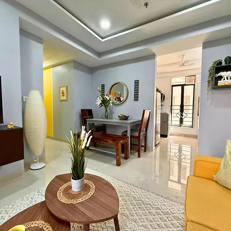 Apartment Modern 2 Bedroom Bandra Trendy Location *