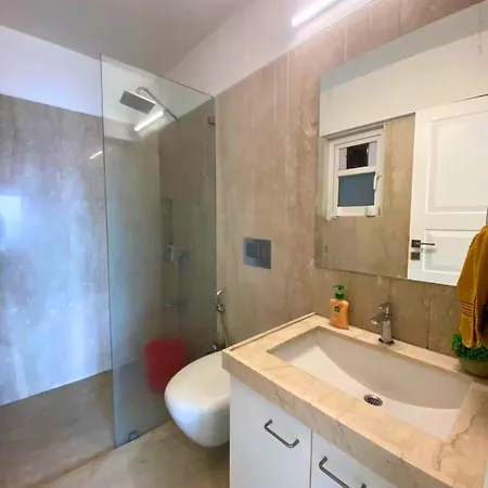 Connekthomes - 5 Star 3bed3bath Luxury Pool, Gym Near Airport Bkc Mumbai