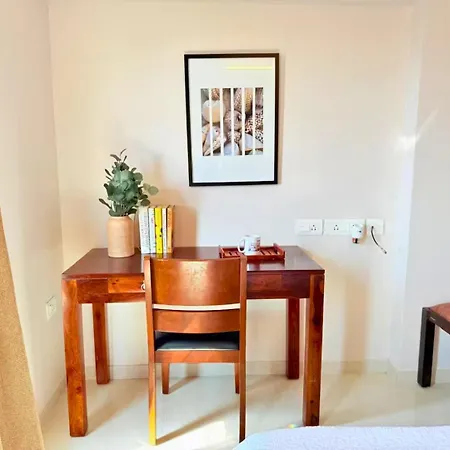 Connekthomes - 5 Star 3bed3bath Luxury Pool, Gym Near Airport Bkc Mumbai