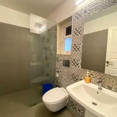 Connekthomes - 5 Star 3bed3bath Luxury Pool, Gym Near Airport Bkc