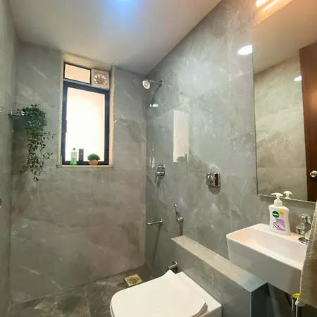 Modern 2 Bedroom Bandra Trendy Location Apartment *