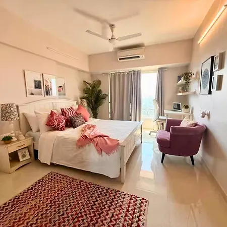 Connekthomes - 5 Star 3bed3bath Luxury Pool, Gym Near Airport Bkc Apartment