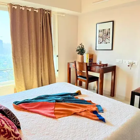Connekthomes - 5 Star 3bed3bath Luxury Pool, Gym Near Airport Bkc