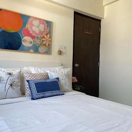 Sheetal Vaibhav 902 Apartment *