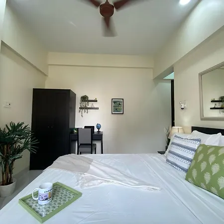 Sheetal Vaibhav 902 Apartment *