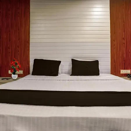 Hotel Collection O Lodha Experia Mall Dombiwali Formerly Rr 3*