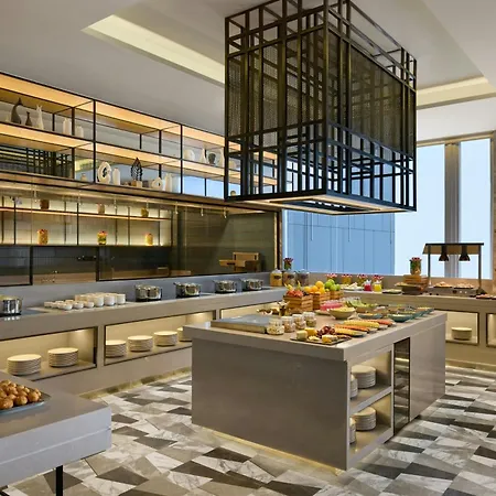 Hotel Fairfield By Marriott Andheri West 4*