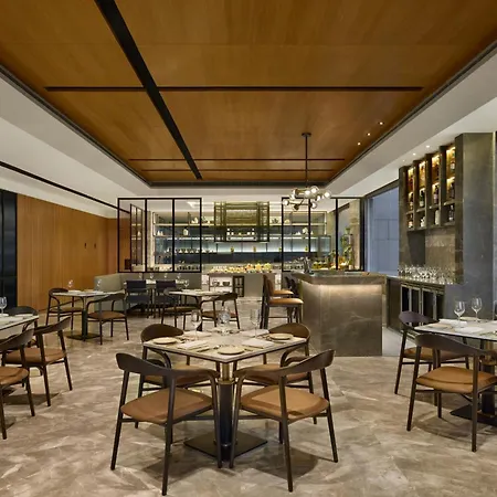 Hotel Fairfield By Marriott Andheri West 4*
