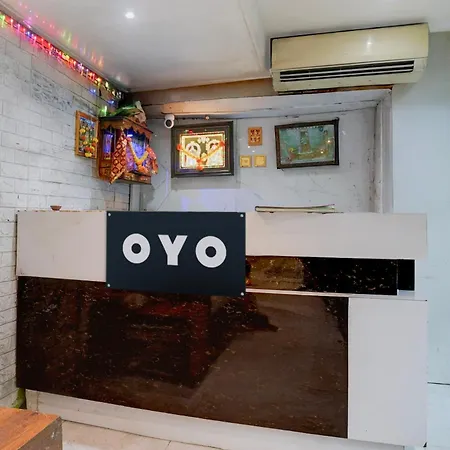 O Versova Hotel 3*