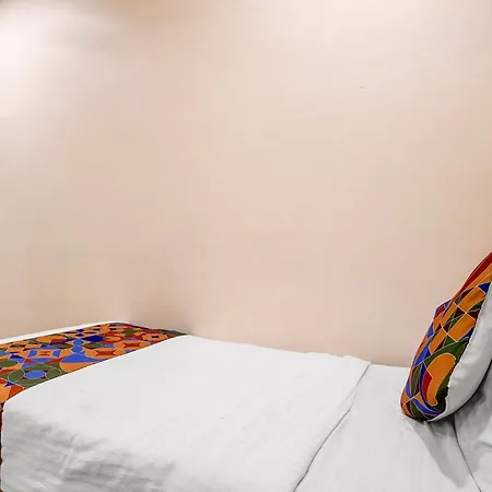 Fabhotel Pride Suitz