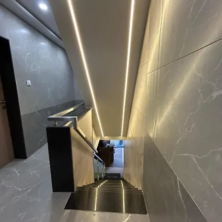 Hotel Glance & Mumbai