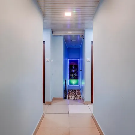 Hotel Via Saini Residency 3*