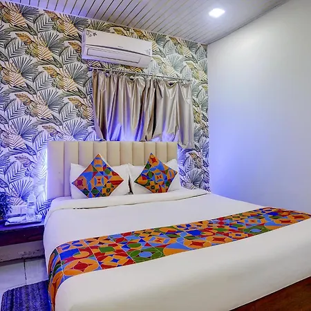 Hotel Via Saini Residency 3*