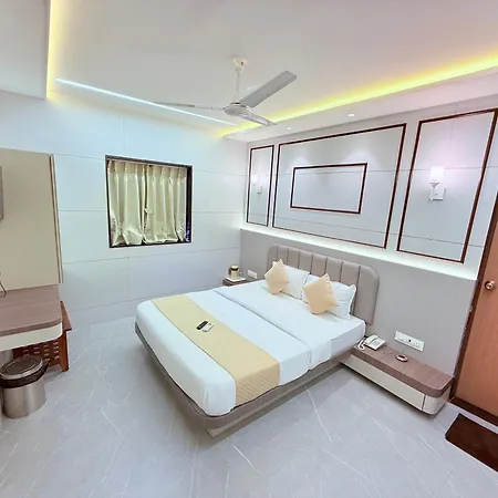 Le Glance & Hotel Mumbai
