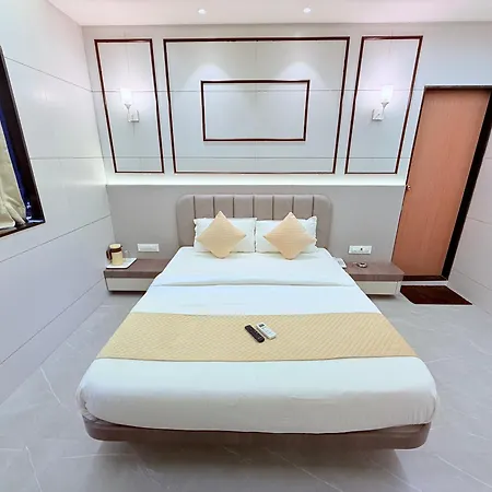 Hotel Le Glance & Mumbai
