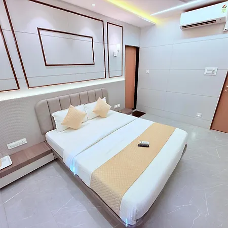 Le Glance & Hotel 4*
