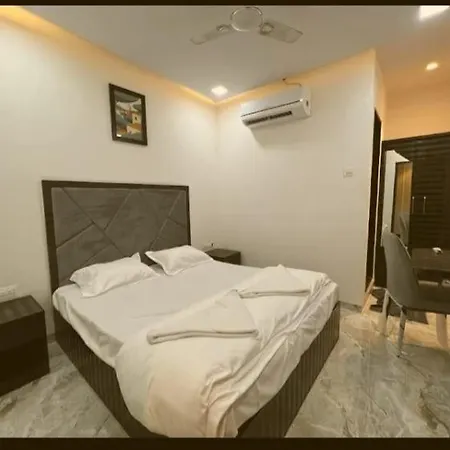 Glitz Beverly- Nr Us Visa Consulate Guest house 3*