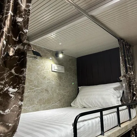 Apna Adda And Hostel