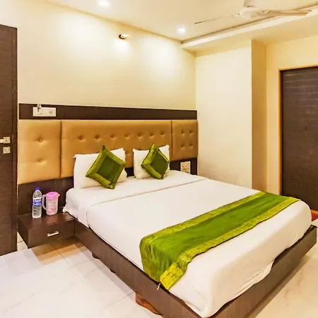 Hotel Bkc Palace Near Us Consulate 3*