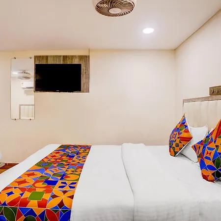 Fabhotel Pride Suitz